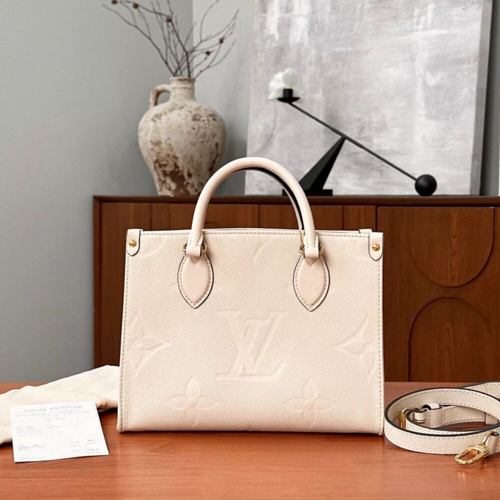 Louis Vuitton Women Pre-Loved Bag Very Good Condition